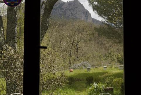 Bugarach Apartment | Jolie cabane avec vue magique sur la montagne