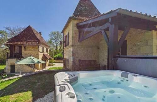 Mauzens-et-Miremont House | Jolie maison avec jacuzzi pour 8 personnes