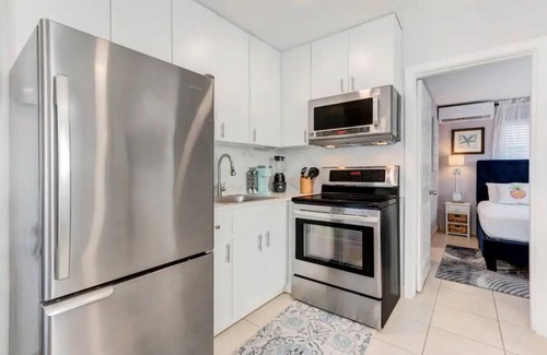 Deerfield Beach House | Jolie near the beach! Family Friendly!