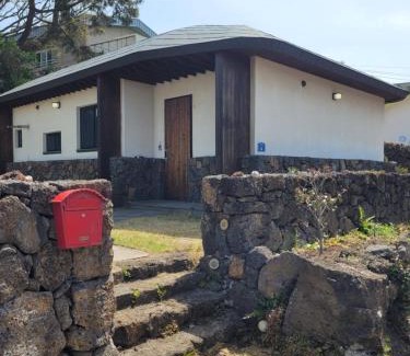 Pyeongdae-ri Villa | Joohane Jejudo House