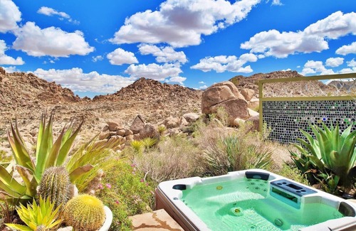 Monument Manor House | Joshua Tree Oasis