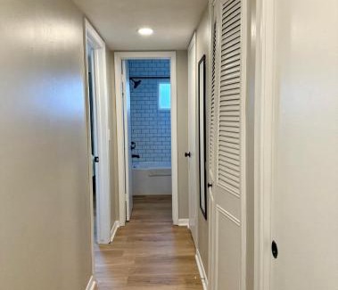 Joslyn Castle Apartment | Joslyn 5-One Bdrm walk to UNMC
