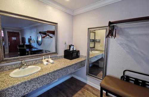 Woodland Hotel | Journey Inn