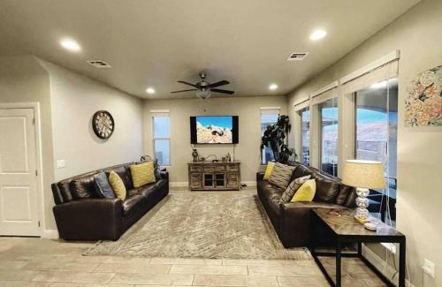 Sienna Hills House | Journey's End Near Zion Pool, Hot Tub