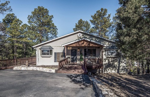 Ruidoso Cabin | Journeys End | Near Village of Ruidoso, Fireplace!