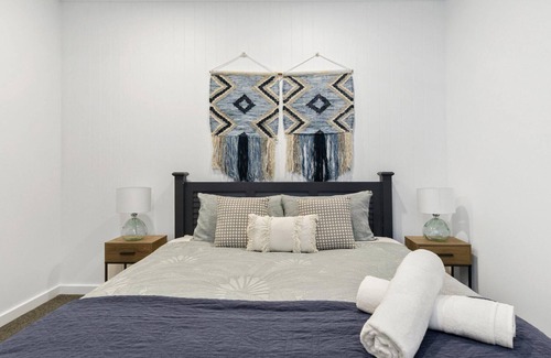 Lorne Apartment | Joy Apartment 1 - Brand New Beachfront Apartment, Views, Linen, WIFI and More