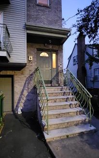 Lower Vailsburg House | Joy queen room 6A