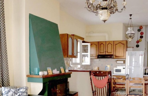 Ano Lechonia House | Joy Seaside Apartment