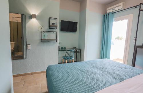 Paralia Ofryniou House | Joya Ofrynio Stylish Suites