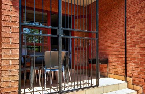 Greater Johannesburg Metropolitan Area Apartment | JoziStay @ Savannah Apartments
