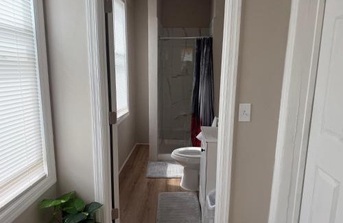 Weequahic Apartment | Judees Comfort 1 Charming 1 bedroom Studio walking distance to Hospital Public Transportation to New York City Airport Downtown Newark Restaurants and night life