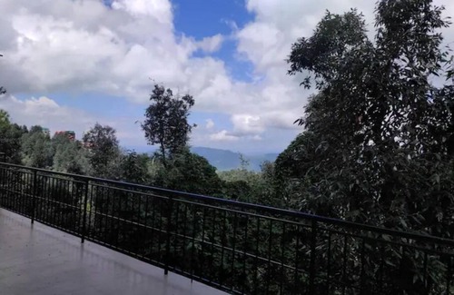 Shoghi Apartment | Jujurana-Spacious 2BHK:Valley Views, Balcony, Wifi