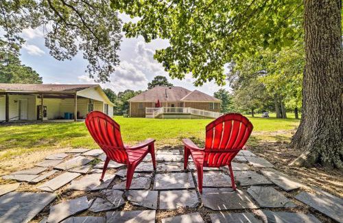 Warsaw House | JuJus Place Warsaw House with Deck and Tree Swings!