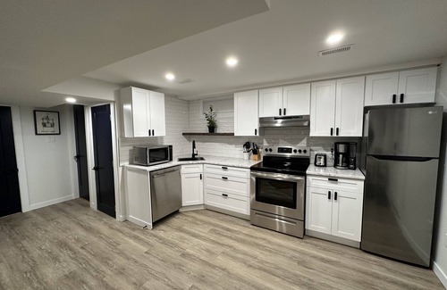 Prince George House | ⭐️July Discount⭐️Modern Suite 450m to Hospital