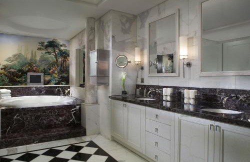 Trade Center Hotel | Jumeirah Emirates Towers Dubai