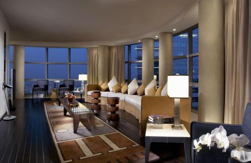 Trade Center Hotel | Jumeirah Emirates Towers Dubai