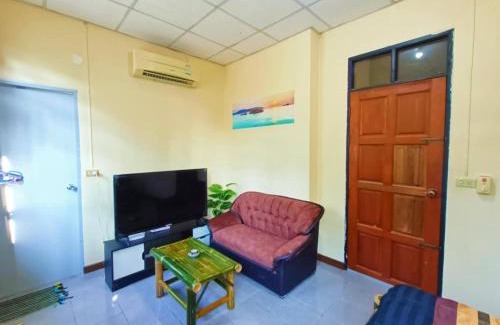 Thong Sala Apartment | June Guest House 1