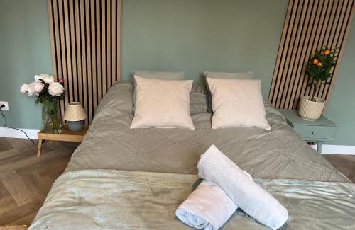 Fontainebleau Apartment | Jungle Deluxe Fontainebleau #INSEAD #CENTRE