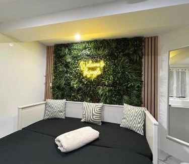 Beauvais Apartment | Jungle house