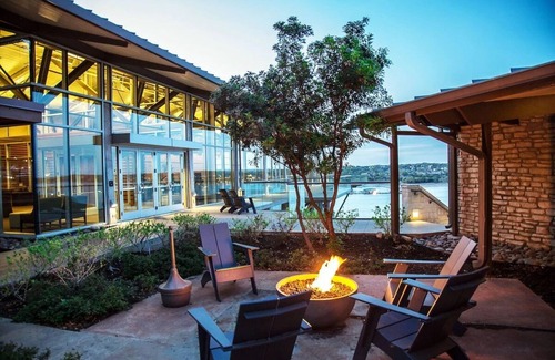 Lakeway Hotel | Junior Suite Lakeview at Lakeway Resort and Spa, Outdoor Pool!