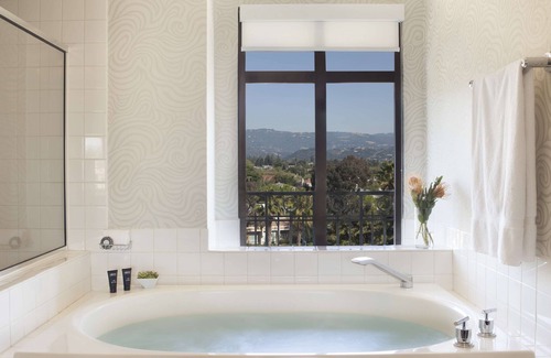 Cupertino Hotel | Juniper Hotel Cupertino, Curio Collection by Hilton