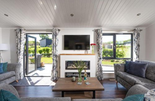 Lifton House | Juniper Lodge, 28 Roadford Lake Lodges