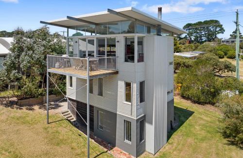 Venus Bay House | Jupiters Loft