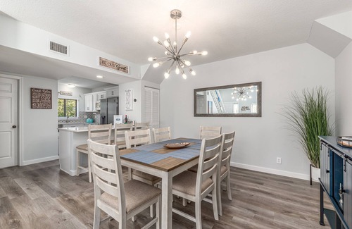 Bella Vista Condo | JupRent's -Paradise on the Park - 3bed/3bath - Prime Location near Everything!