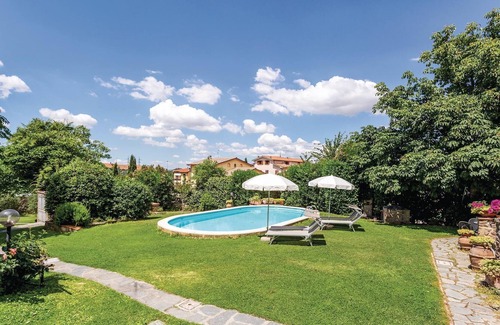Camucia House | Just 3 km below Cortona lies this characteristic vacation home with private pool on the outskirts of