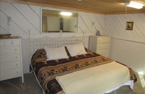 Eagles Mere Cottage | Just a short stroll to the village for "The MacKay" in Eagles Mere