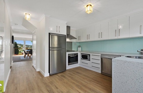 Launceston CBD Apartment | Just a stone's throw away from central Launceston.