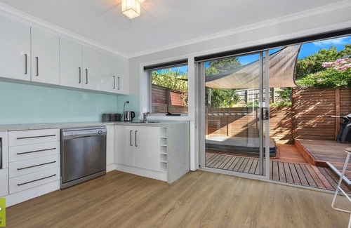 Launceston CBD Apartment | Just a stone's throw away from central Launceston.