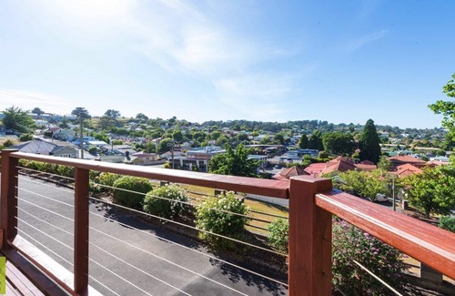Launceston CBD Apartment | Just a stone's throw away from central Launceston.