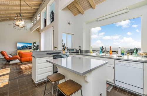 Meeks Bay House | Just above the waters of Meeks Bay, this remarkable home offers unobstructed 180-degree lake views.