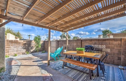 Mesa Grande House | ☺ Just Remodeled ☺ Sparkling Townhouse with Patio!