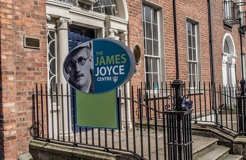 City Centre Dublin Apartment | Just What You Were Looking For! Near National Museum of Ireland - Archaeology