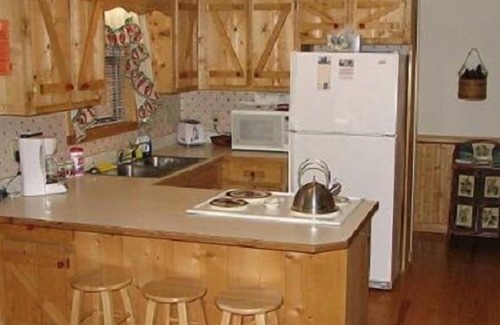 Blairsville Cabin | Justa Cabin, Blue Ridge Mtns, Peaceful Getaway, Mins from Lake Nottely!