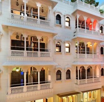 Paharganj Hotel | Jyoti Mahal A Heritage Hotel - 05 Mins from Railway Station & 2 Mins from Metro Station