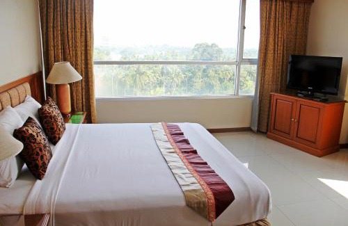 Bang Kung Hotel | K Park Grand Hotel