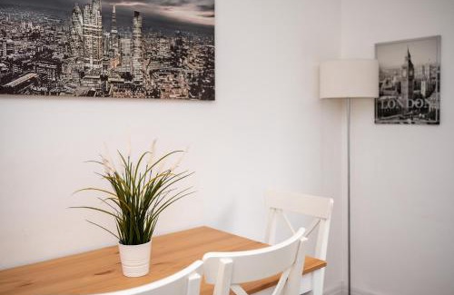 Hinckley Apartment | K Suites - Station Road