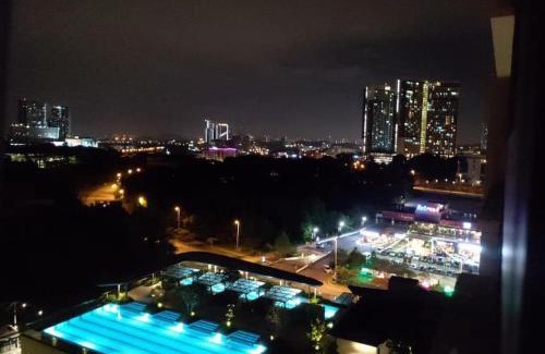Cyberjaya Apartment | KA1107- Cyberjaya-Wi-fi -Netflix -Pool -Parking, 1004