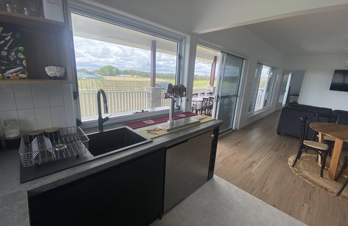 Rules Beach House | Kaarakin Beach House - Option 3 - Escape the world and simply relax - Keg Option