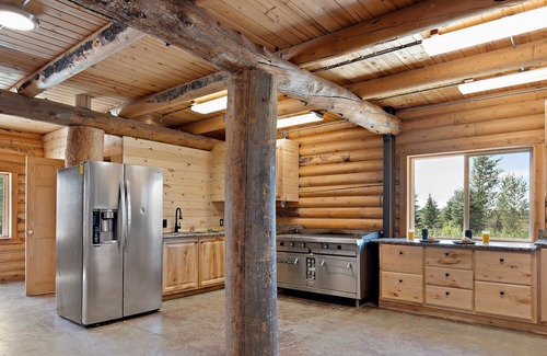 St. Anthony Cabin | KABINO: Family Reunions Huge Open Floor Plan Basketball Gymnastics Foosball Ping Pong FirePit WiFi