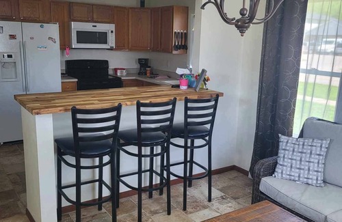 Southwest Area House | Kadia’s Place-The One With The Pool Table & TVs