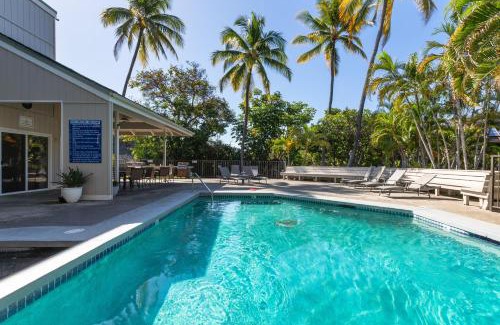 Historic Kailua Village Apartment | Kailua Bay Resort 4-305 condo