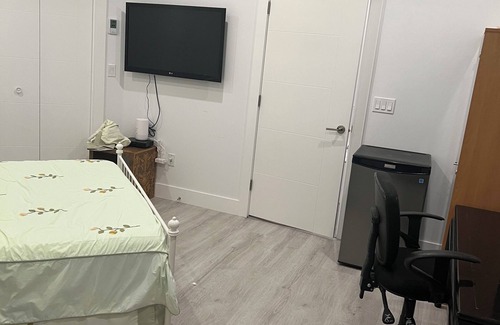 West Porpoise Bay Bed & Breakfast | Kaka Coast By The Sea 3, Private room , private bathroom