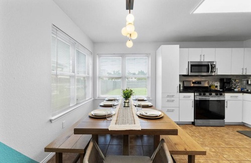 Round Rock House | Kalahari, Cowboy Pool, Arcade, King Beds, Grill , Large Patio, Firepit