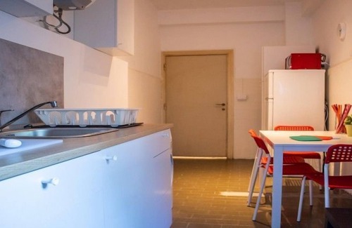 Quartiere XVII Trieste Apartment | KAMCHŪ APARTMENTS VILLA CHIGI: PRIVATE DOUBLE BEDROOM #L1