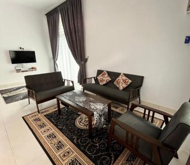 Kijal House | Kamelia Homestay
