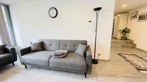 Am Homburg House | Kami Haus